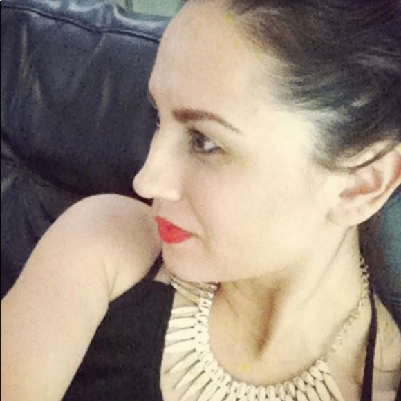 Meet the Posher Other - Meet your Posher, Adriana